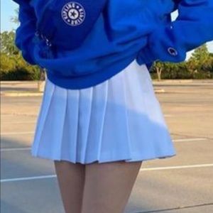 COPY - White pleated skirt